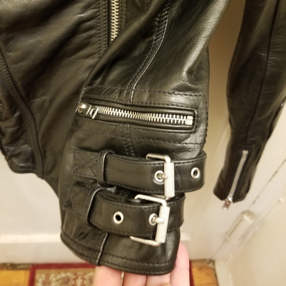 HOSTPICK!!! Burberry Jacket with Nova Check lining - Picture 8 of 14